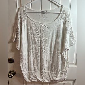 White top from Cato size 18/20.